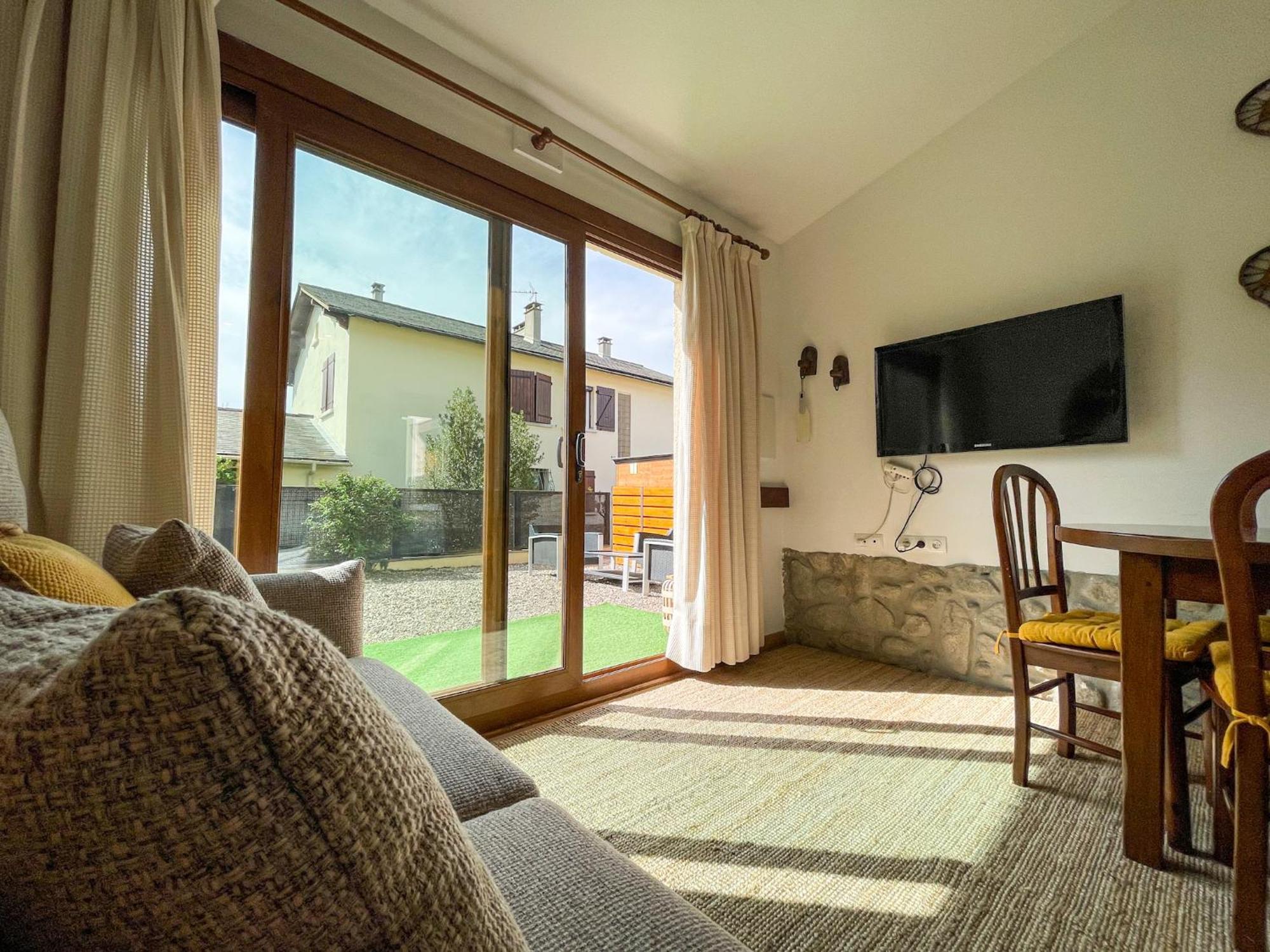 Bonita Casa. Gran Jardin. Con Wifi. Villa Bourg-Madame Exterior photo